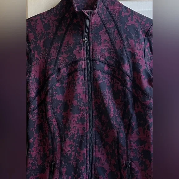 🍒LULULEMON DEFINE Jacket sz 8 SCATTER BLOSSOM JACQUARD Black/Garnet Red - Picture 2 of 7